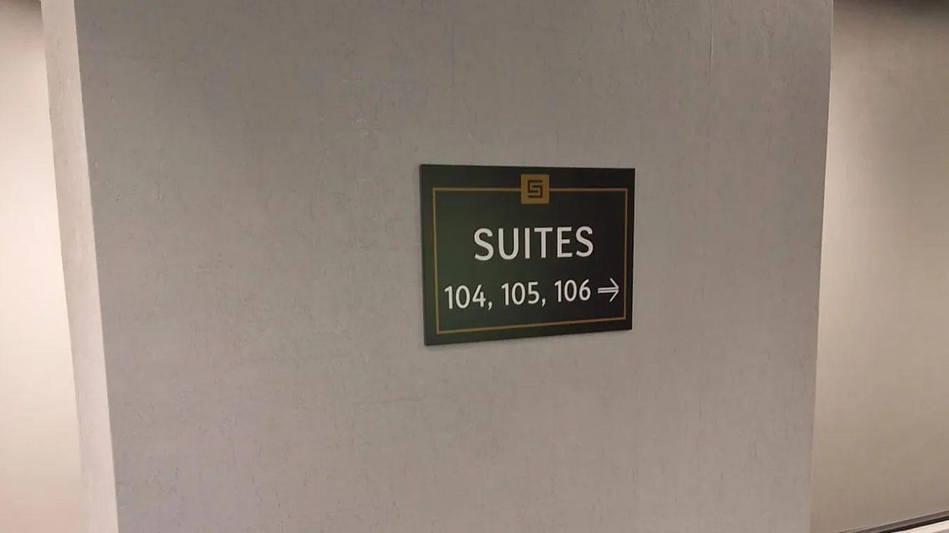 Suite directional sign by Marv'les Signs